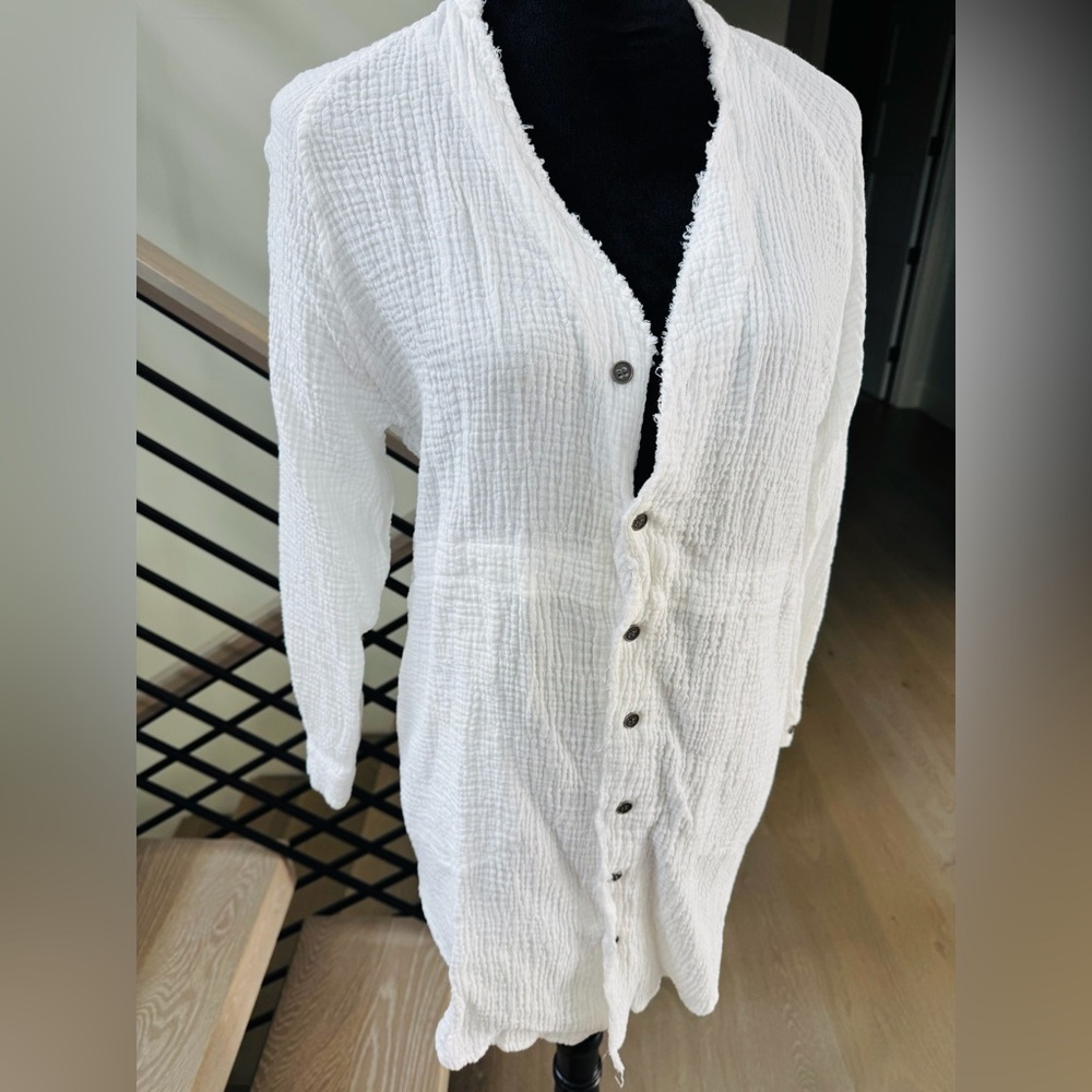 White Button-Up Shirt size S - Picture 4 of 5